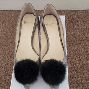 Kitten heel pumps